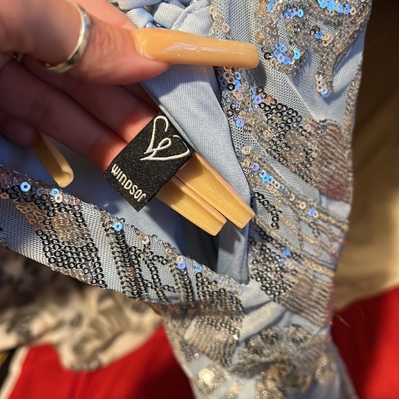 Dress - Picture 3 of 3